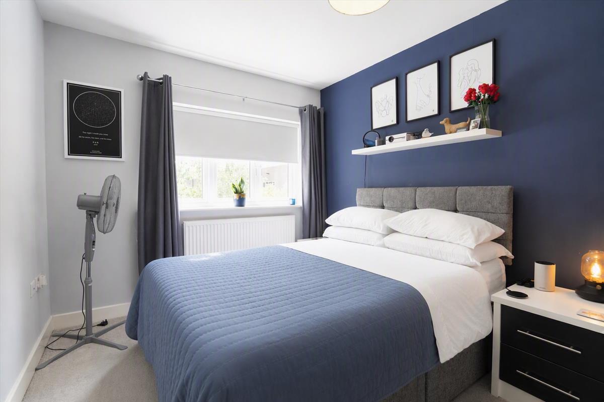 BEDROOM 2