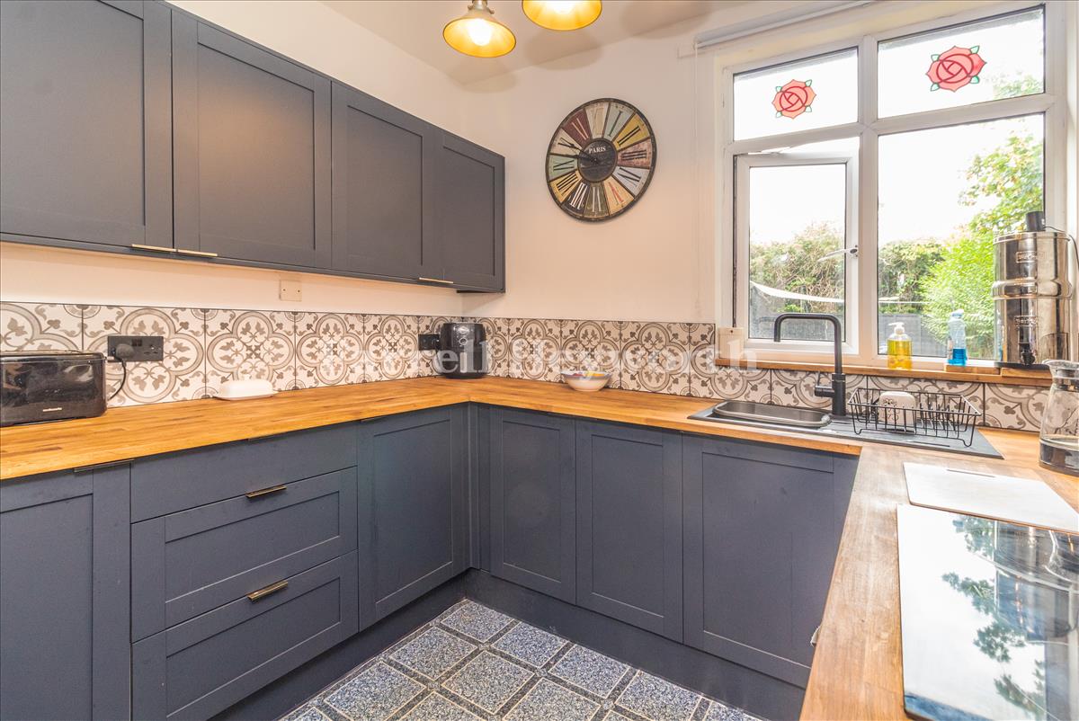 Kitchen image 2