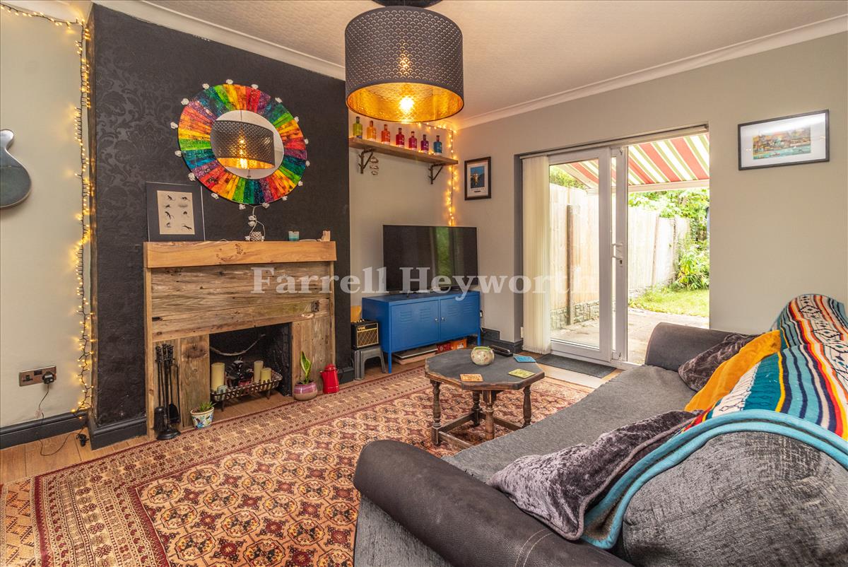 Lounge image 3