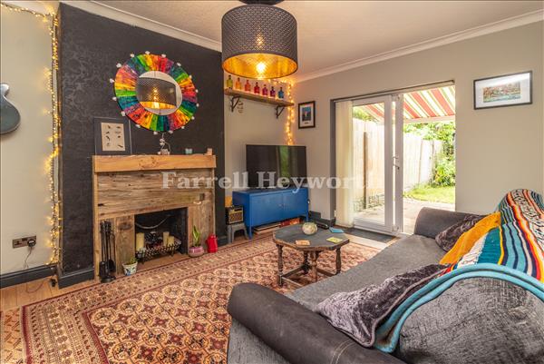 Lounge image 3