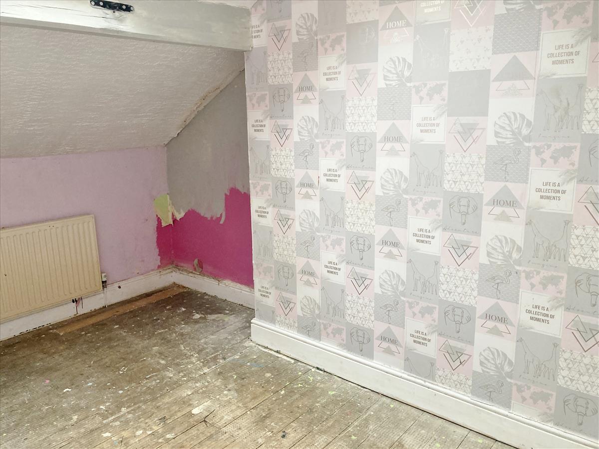 Upper Front Bedroom Right