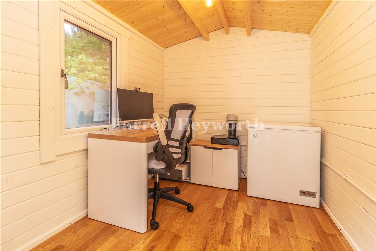 Garden home office