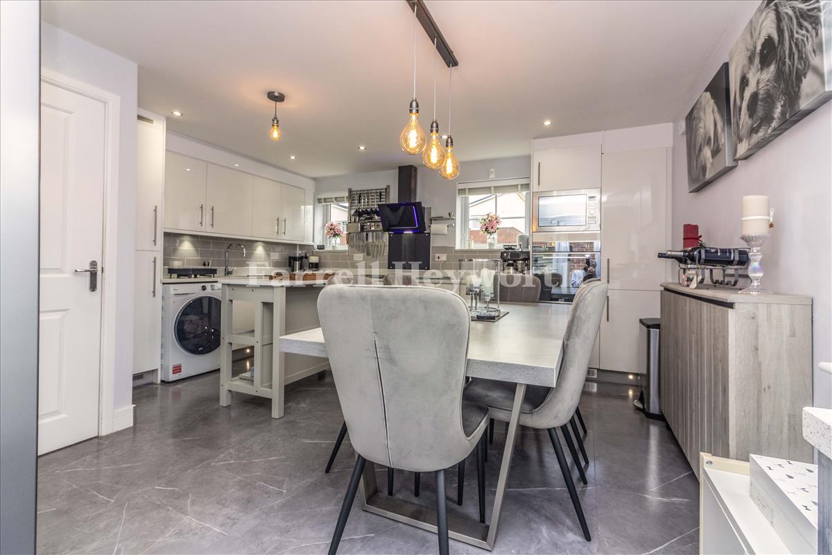 Kitchen e