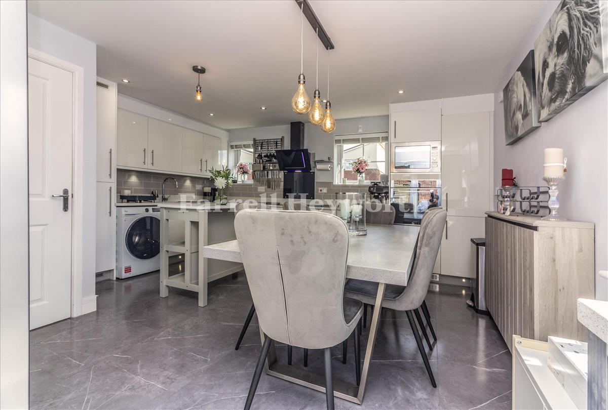 Kitchen v