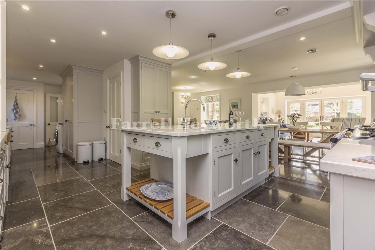 Kitchen f