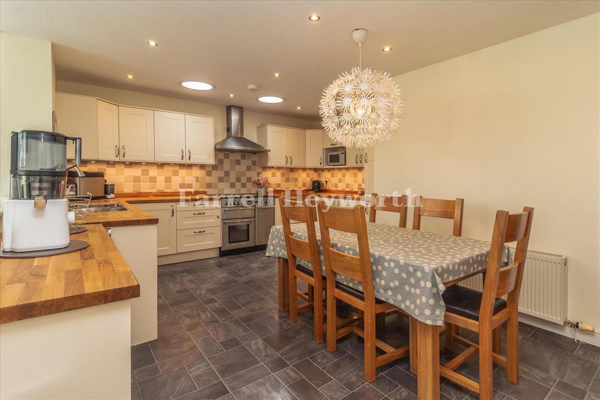 Kitchen Diner image 2
