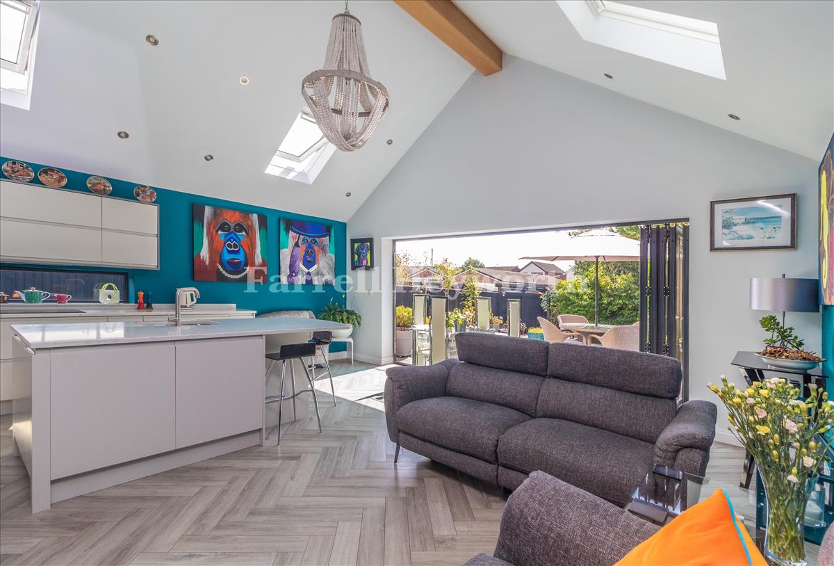 Open Plan Living image 5