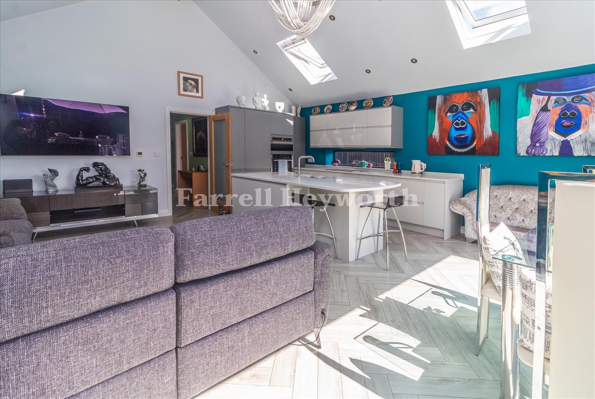 Open Plan Living image 6