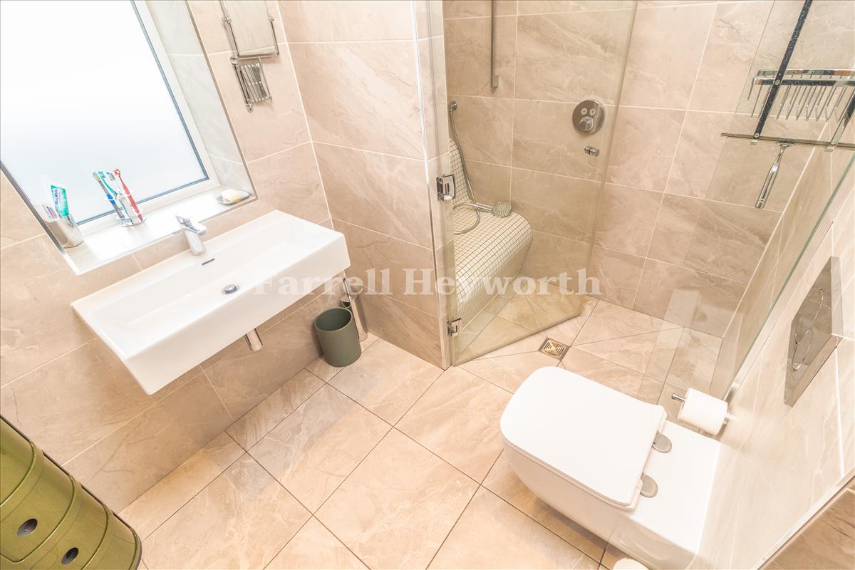 Wet Room image 2