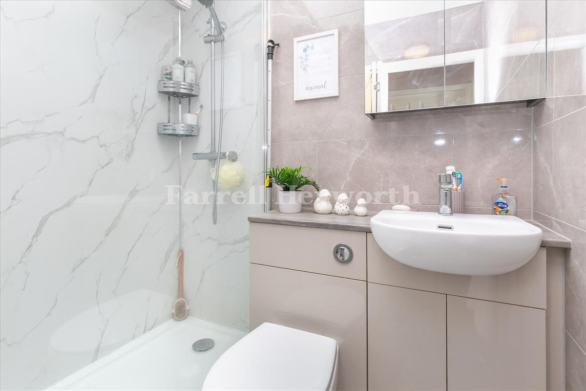 Shower room 1