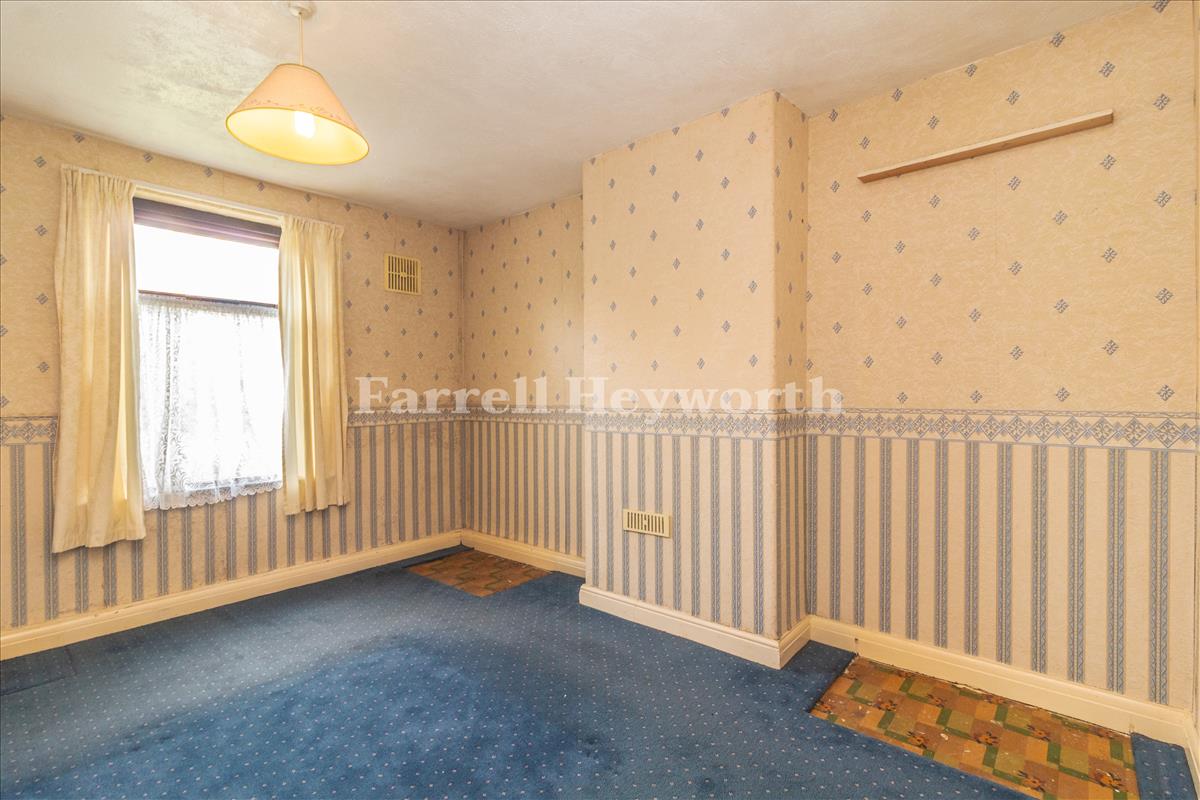Bedroom 2 image 2