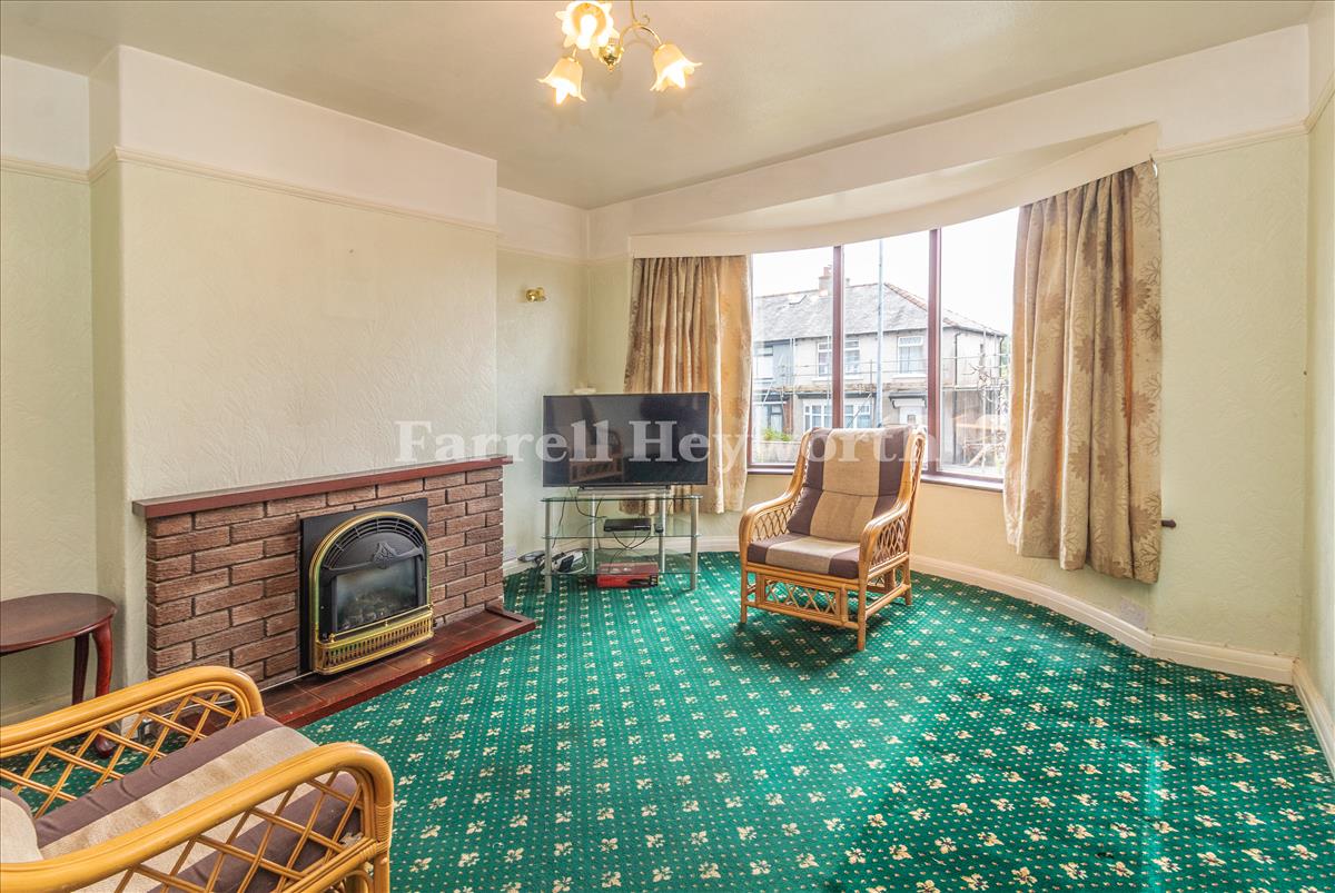 Lounge image 2