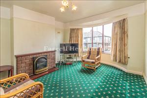 Lounge image 2