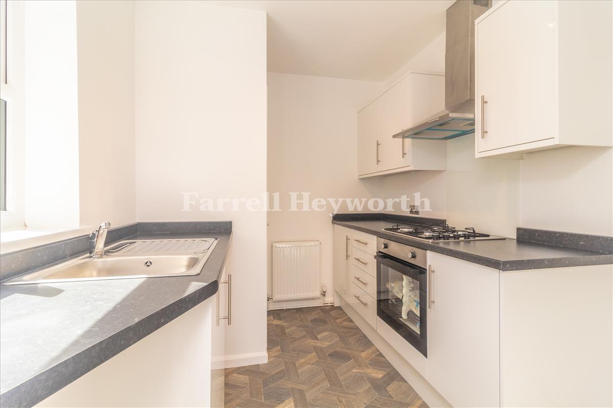 Kitchen image 3