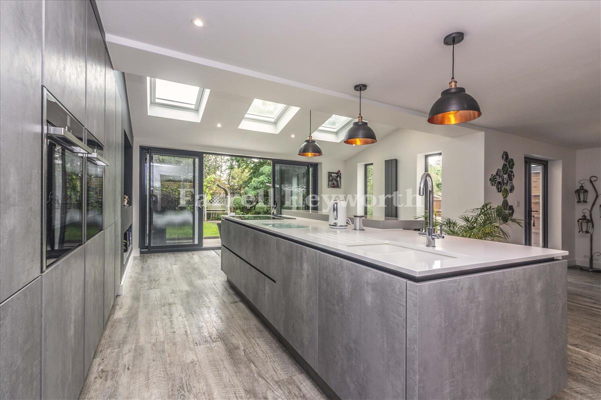 Kitchen l