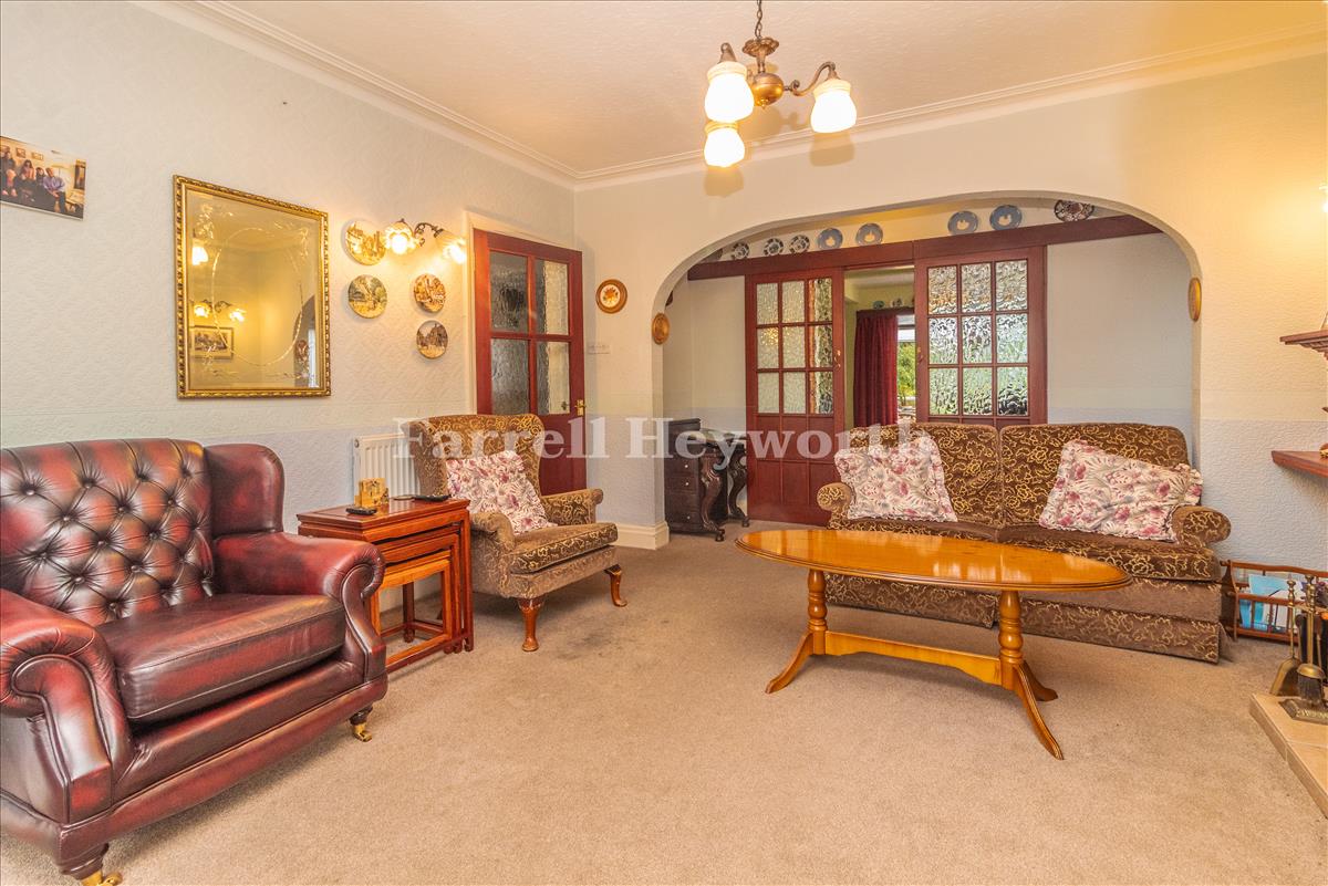 Lounge image 3
