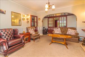 Lounge image 3