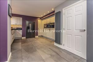 Kitchen g