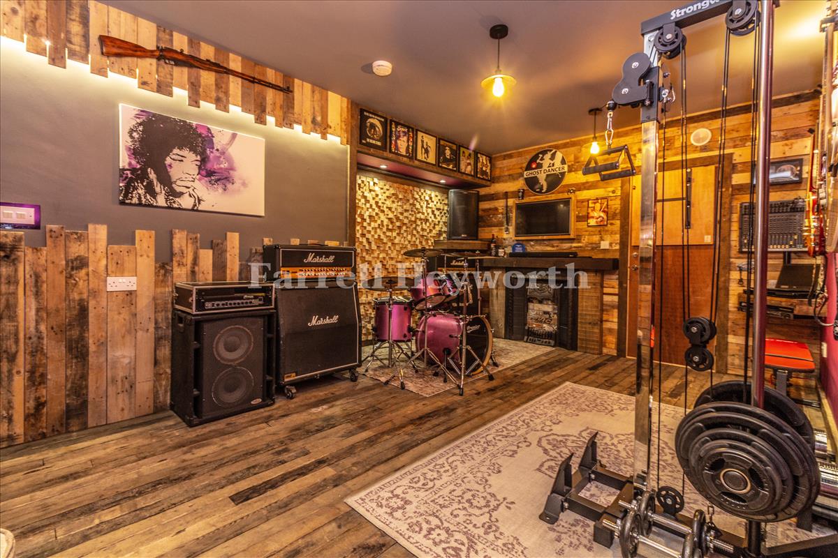 Music Room b