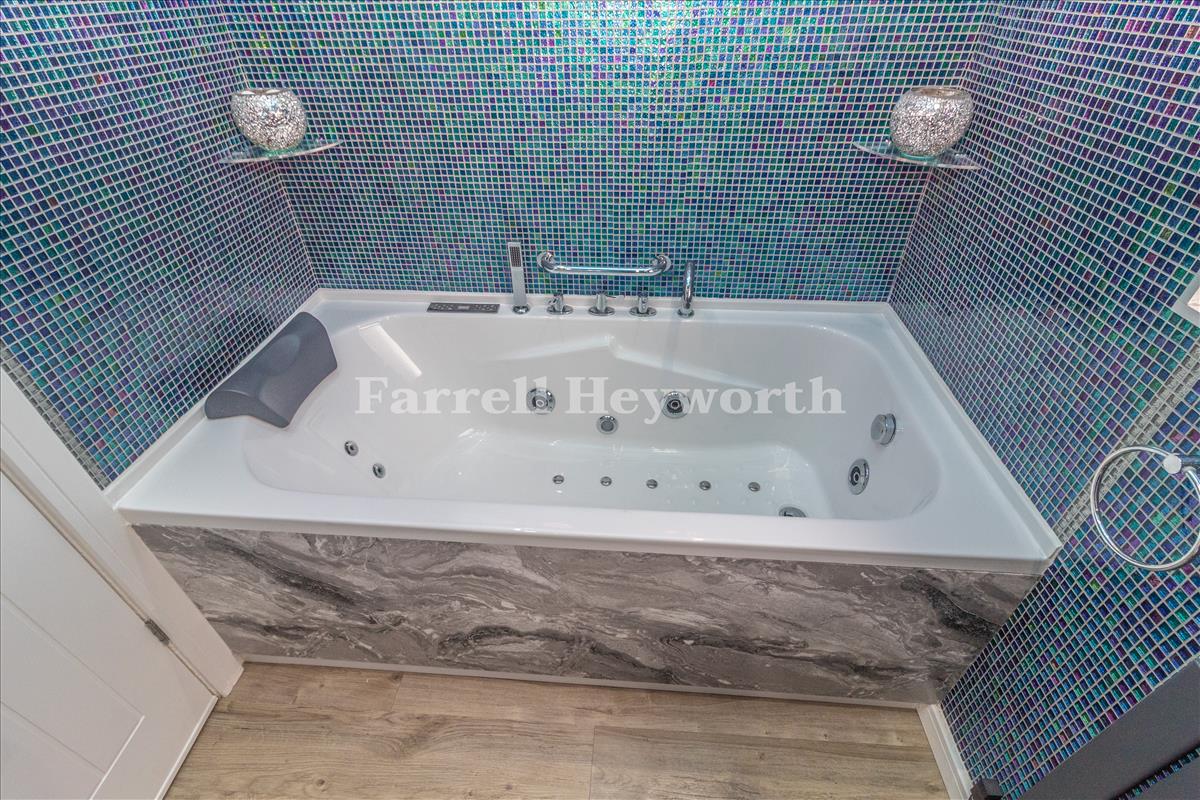 Bathroom image 2