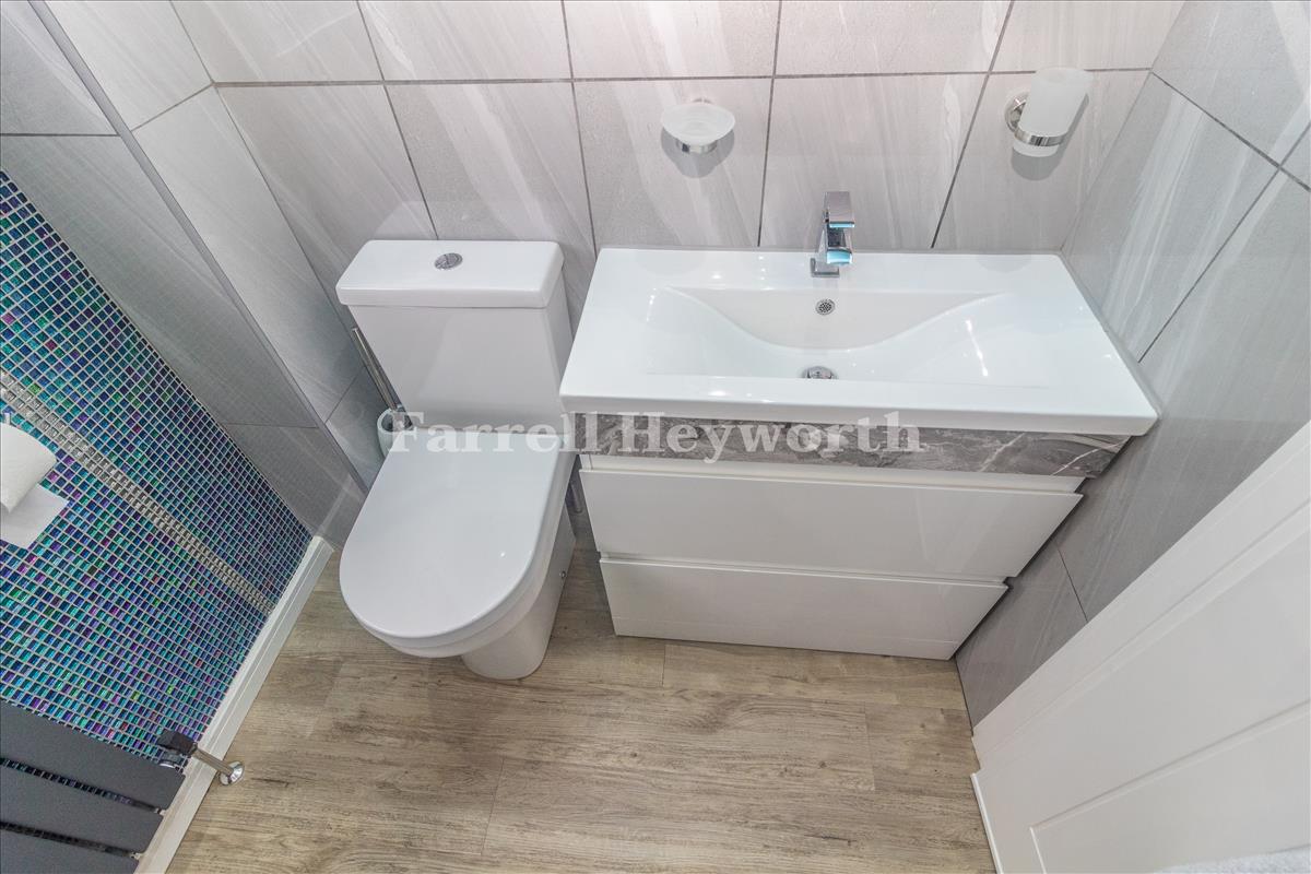 Bathroom image 3