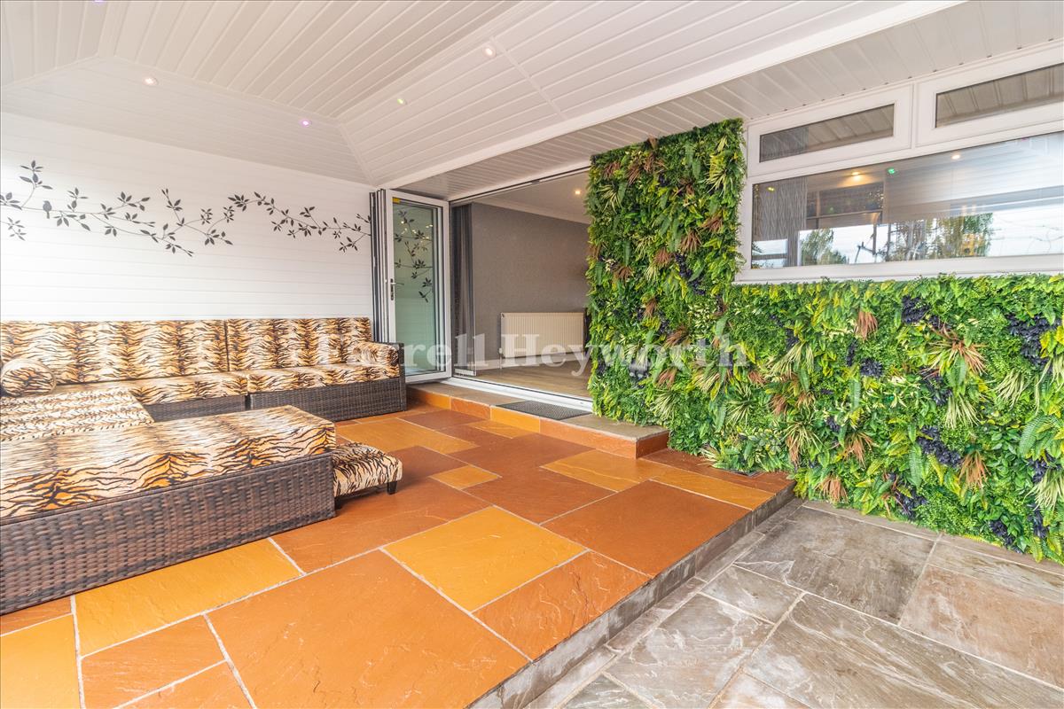 Seating Area image 2