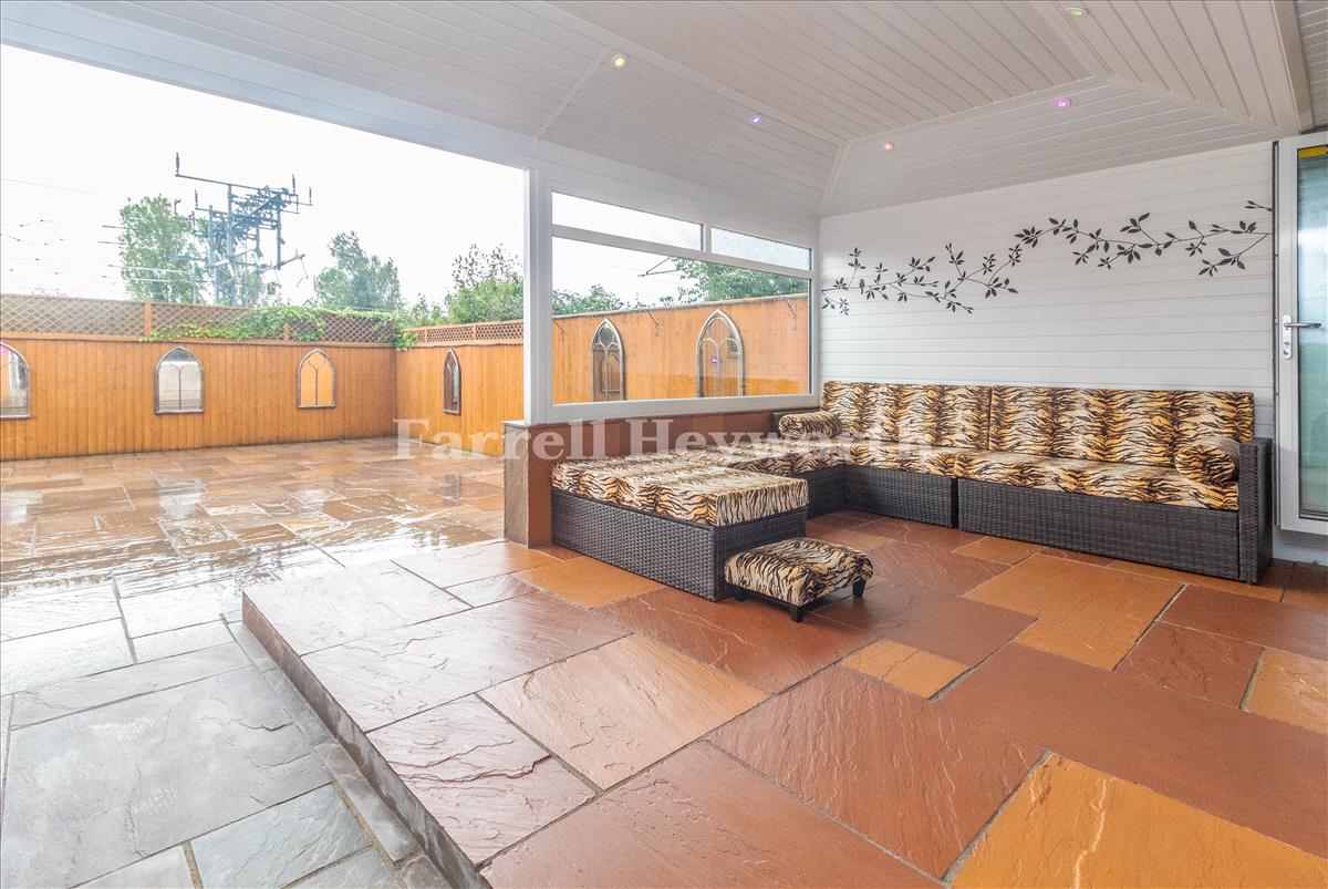 Seating Area image 3