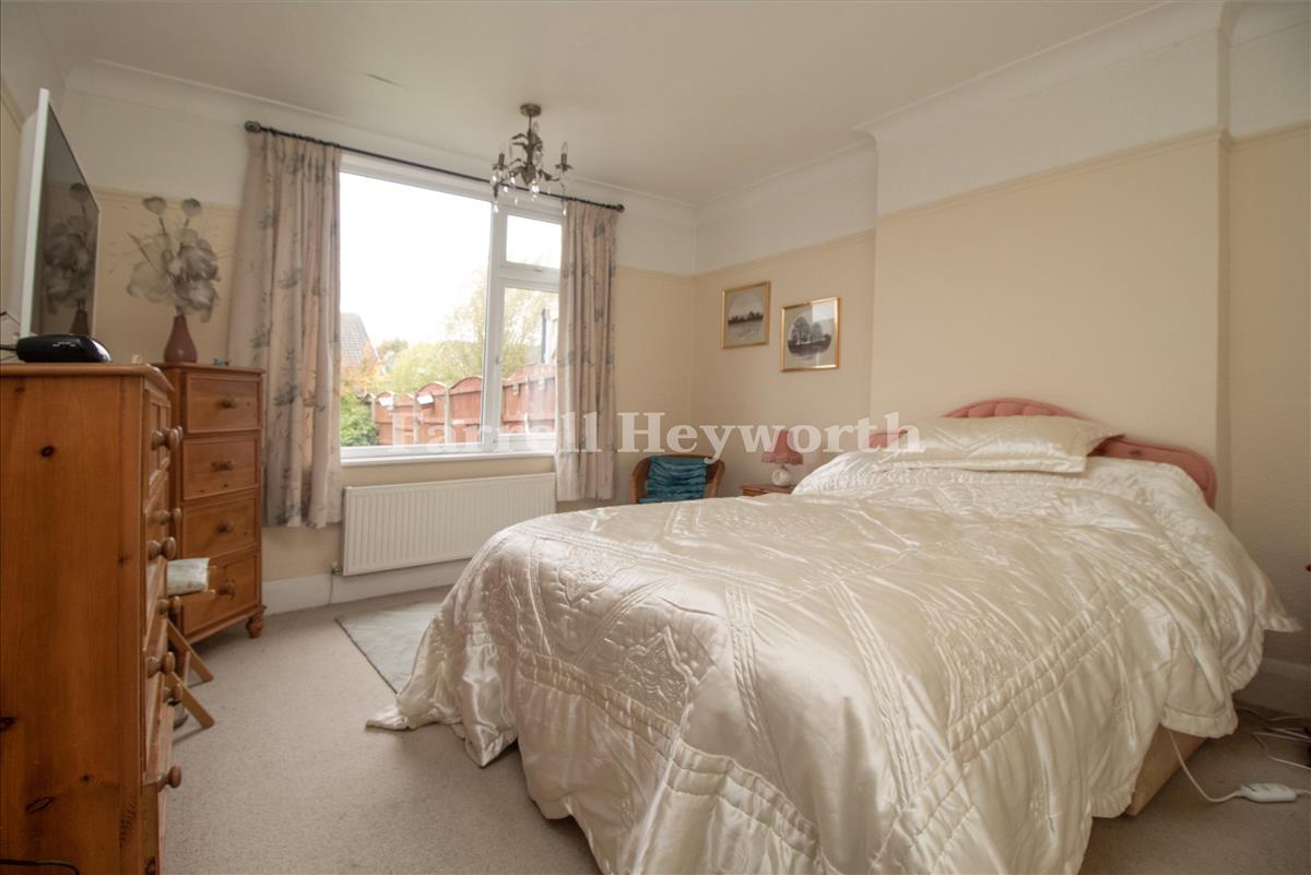 Bedroom 1b