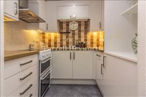 Kitchen b