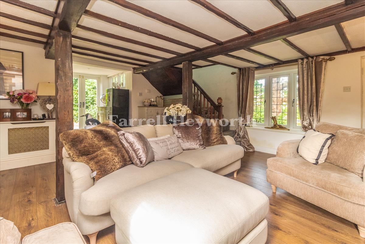 Lounge image 4