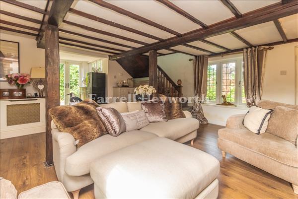 Lounge image 4