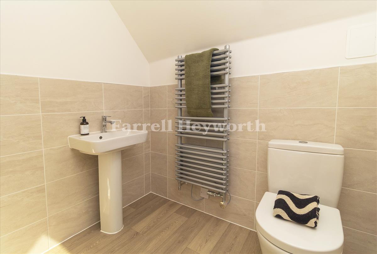 Bedroom 5 en suite