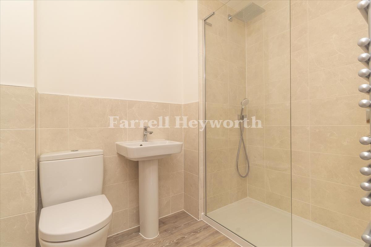 Bedroom 1 en suite