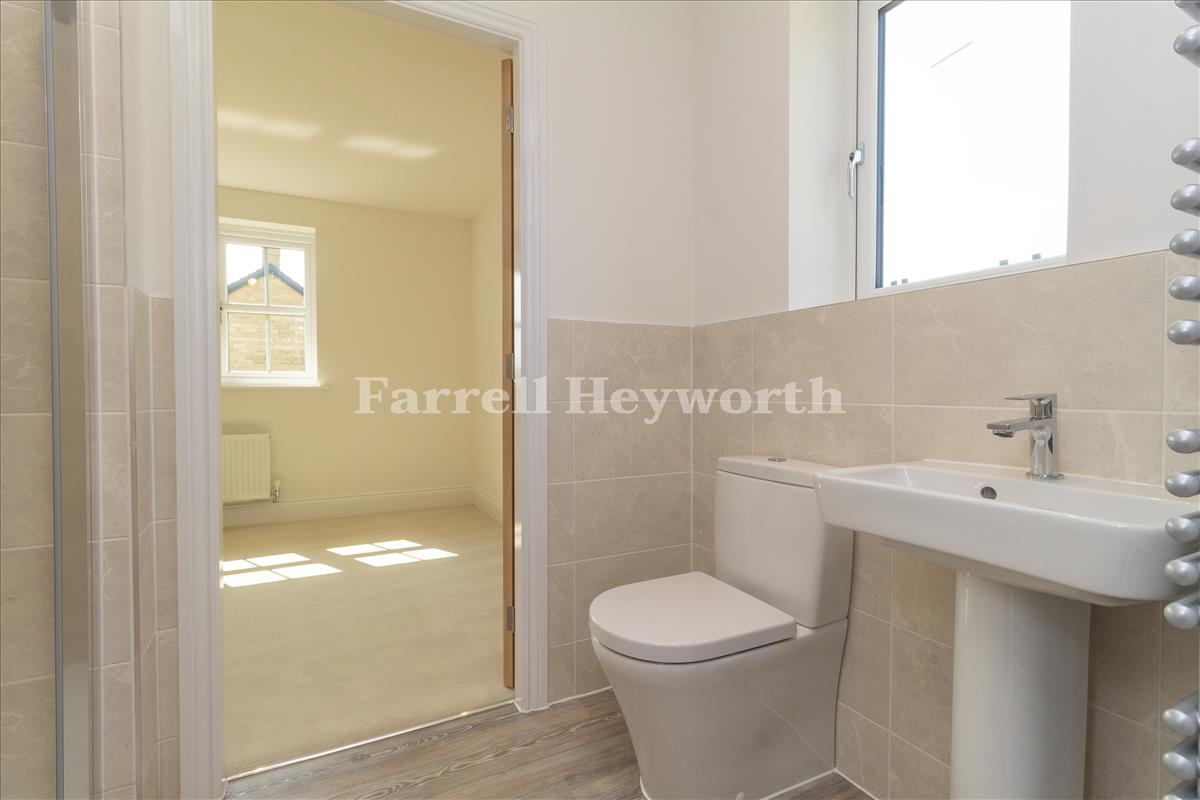 Jack and jill en suite