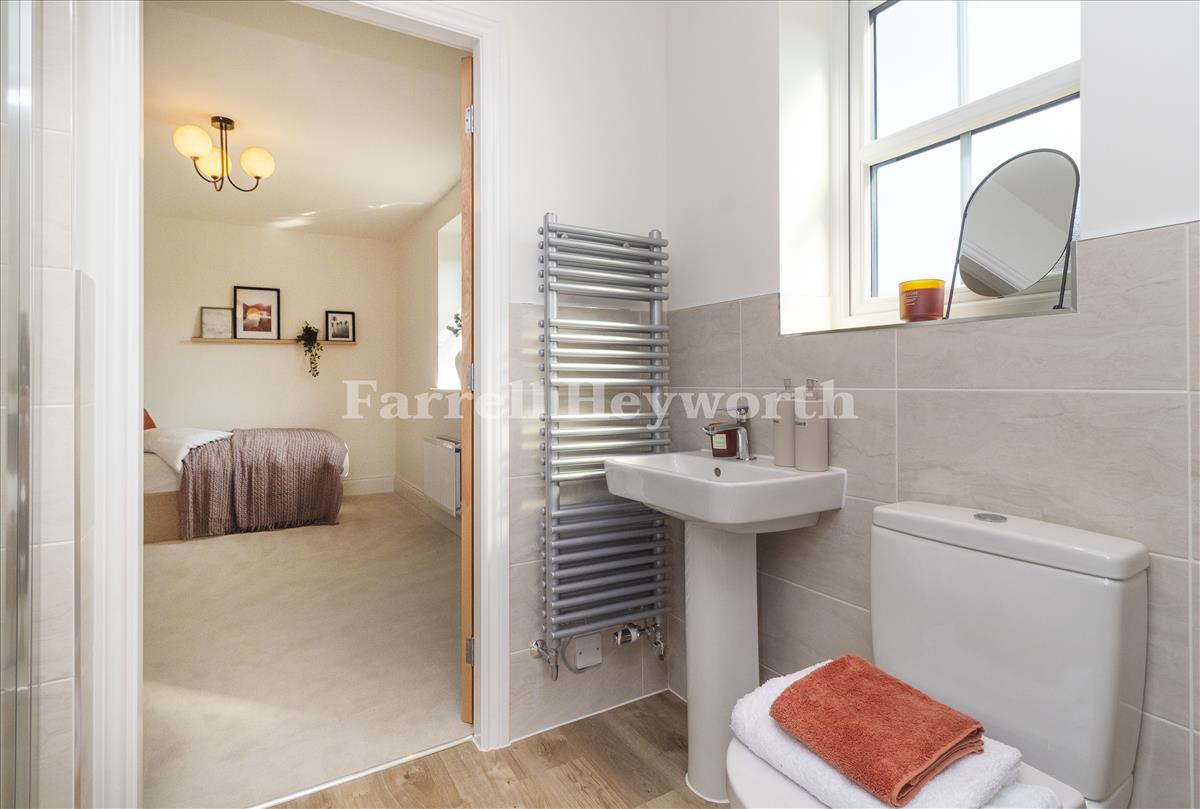Jack and Jill En Suite