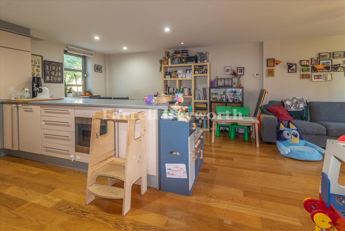 Open Plan Living image 5