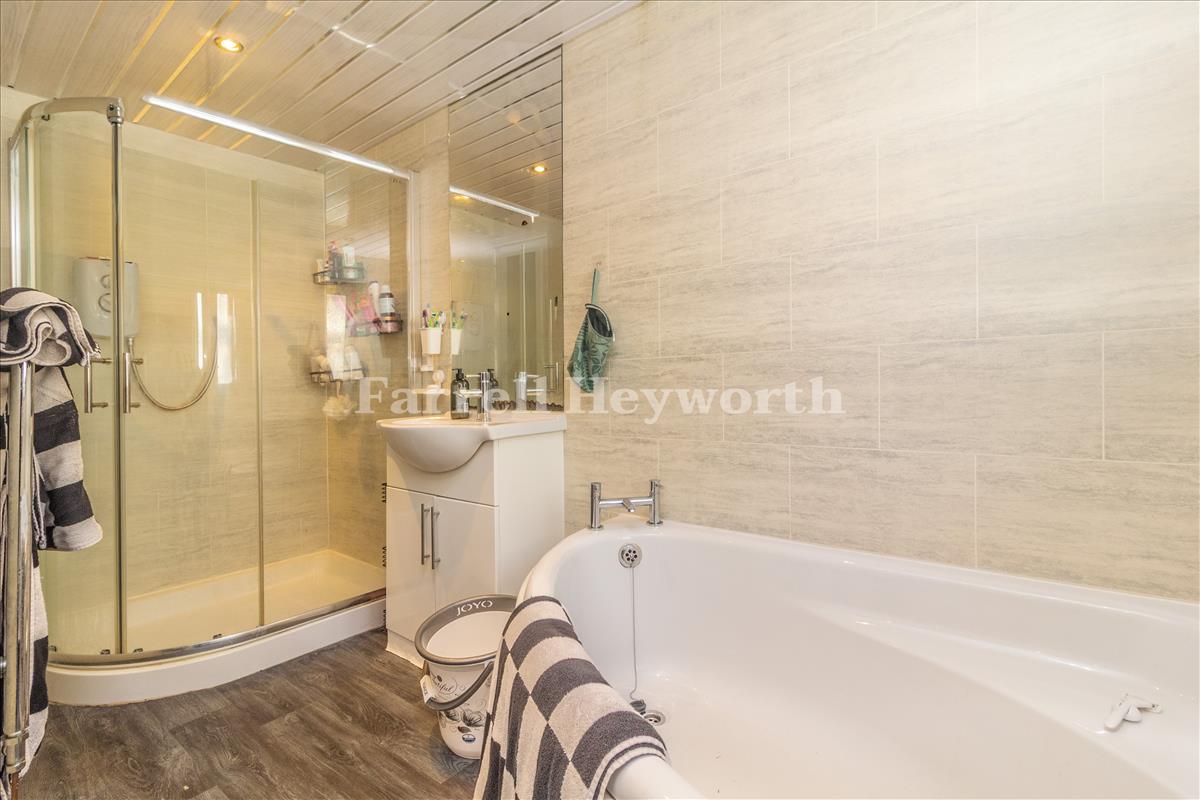 Bathroom image 2