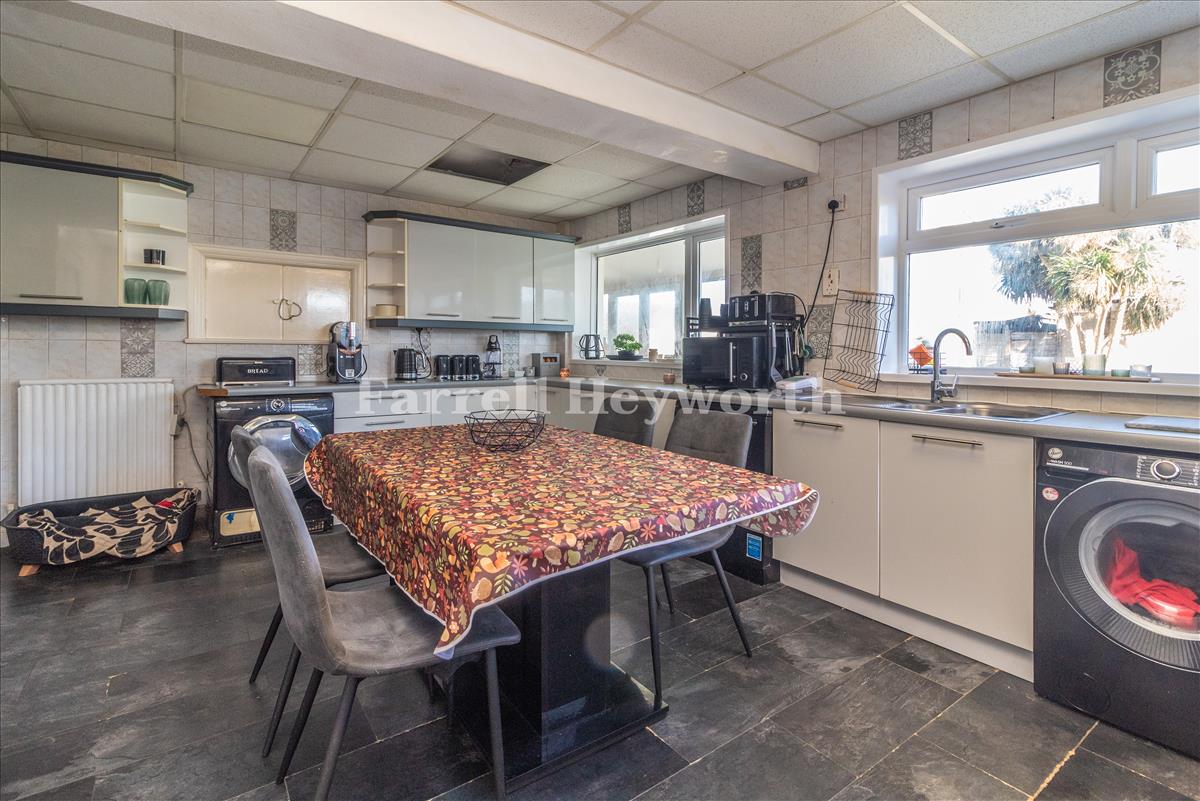 Kitchen Diner image 2