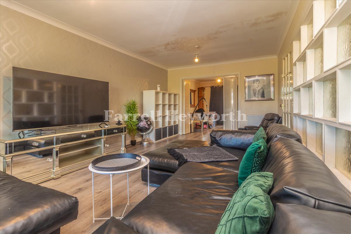 Lounge image 3