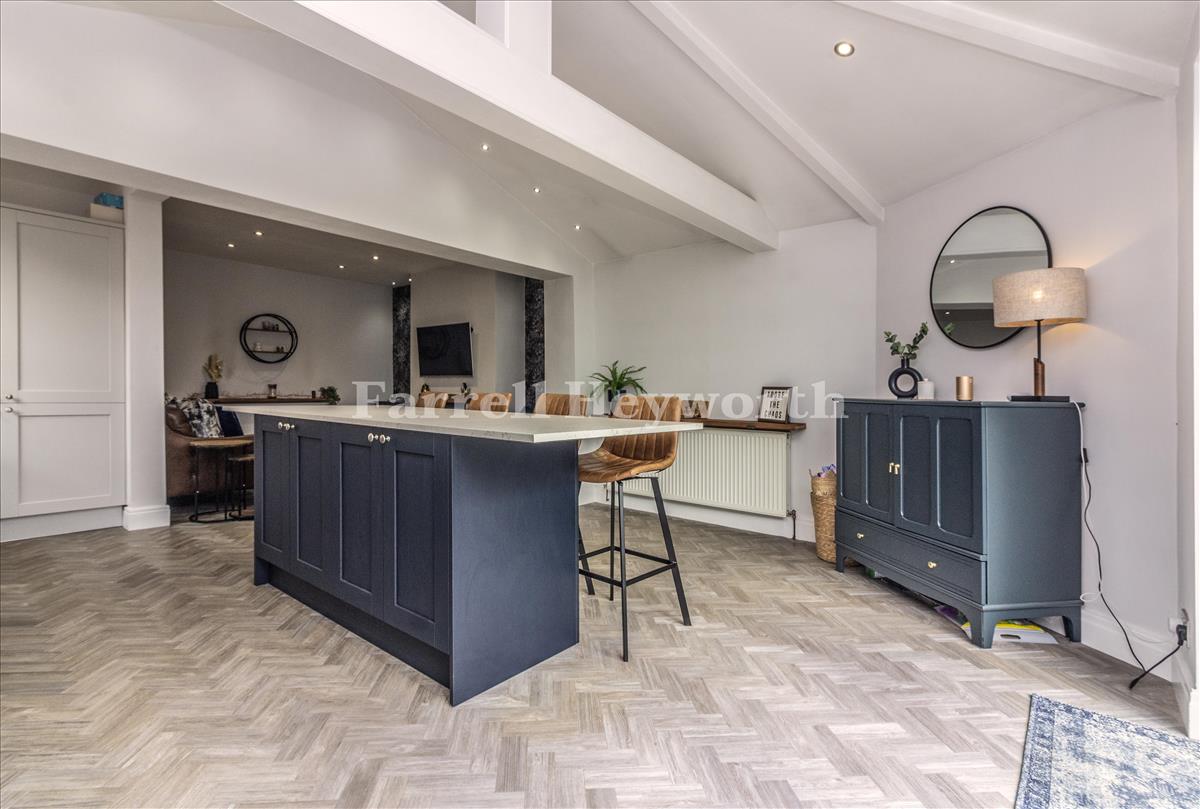 Kitchen f