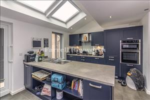 Kitchen b