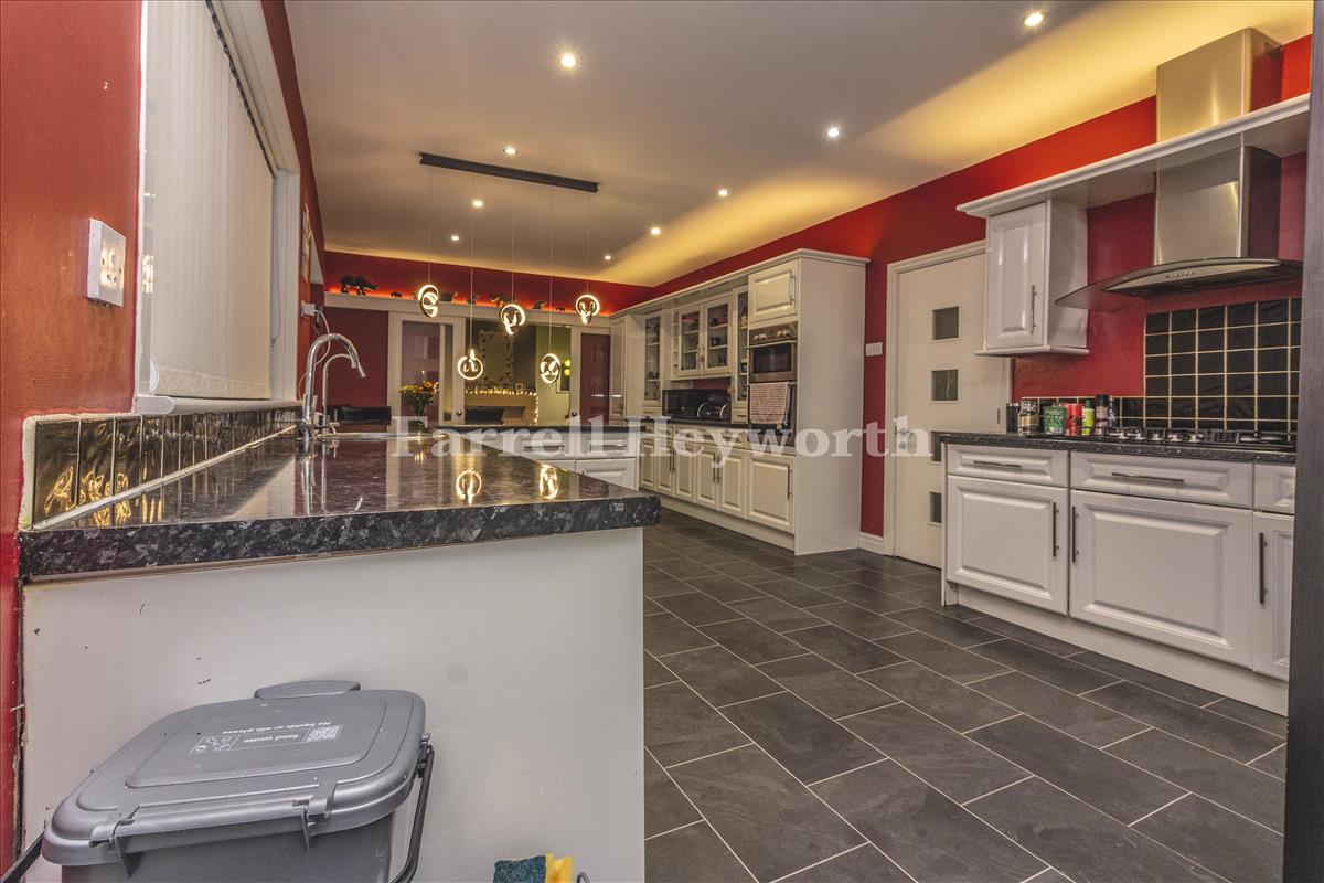 Kitchen f