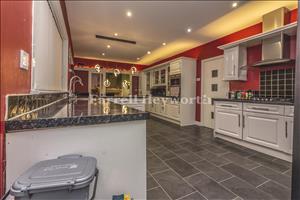 Kitchen f
