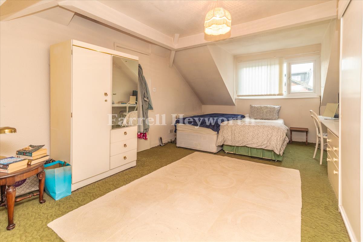 Bedroom 2 image 2