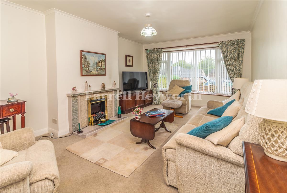 Lounge image 2