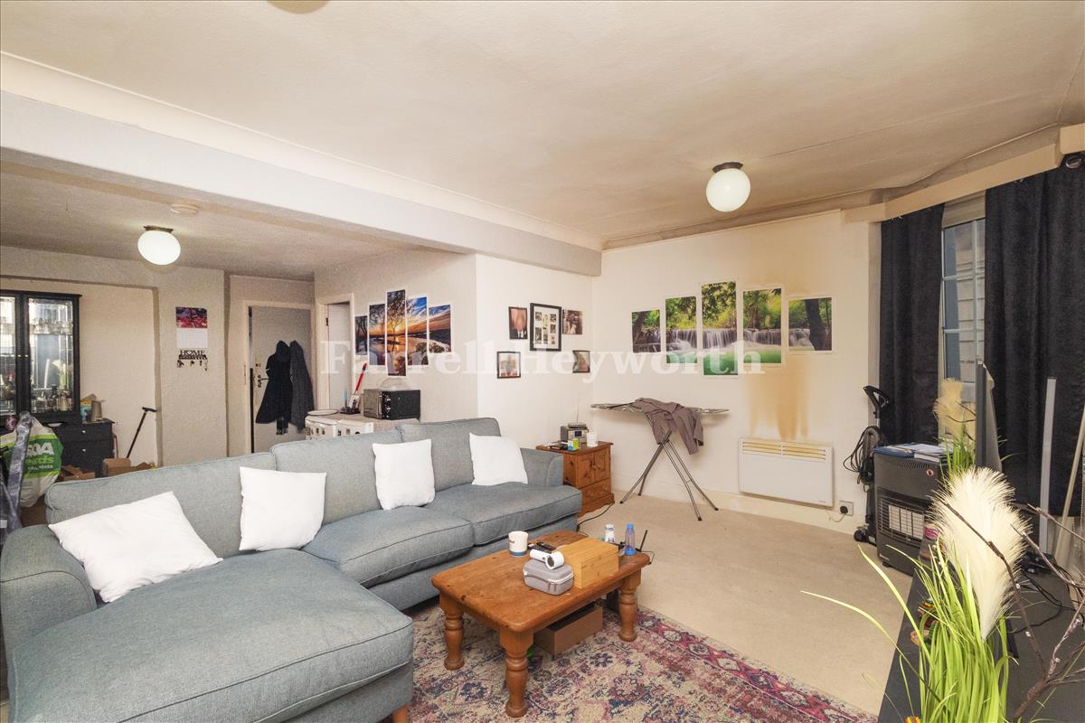 Flat 1 Lounge and dining 2