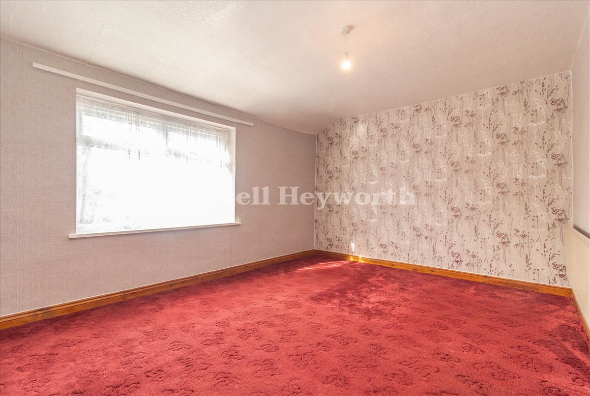 Bedroom 1 image 2