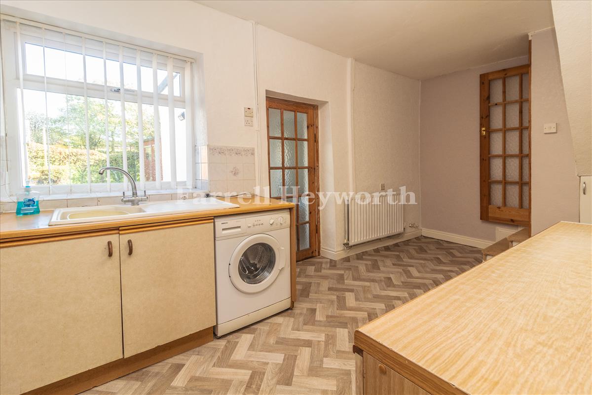 Dining Kitchen Image 2