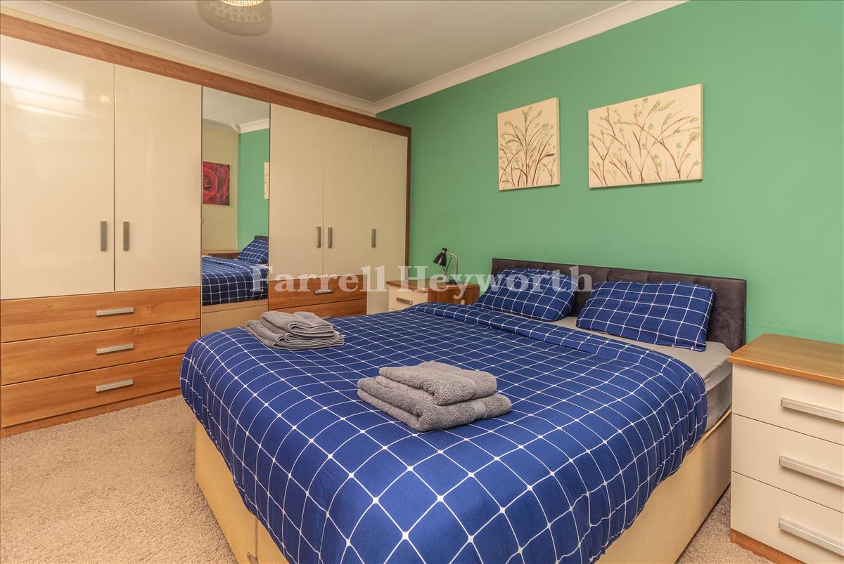 Bedroom 2 image 2