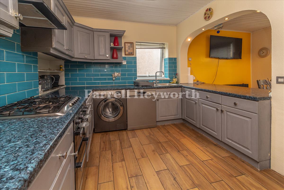 Kitchen image 2